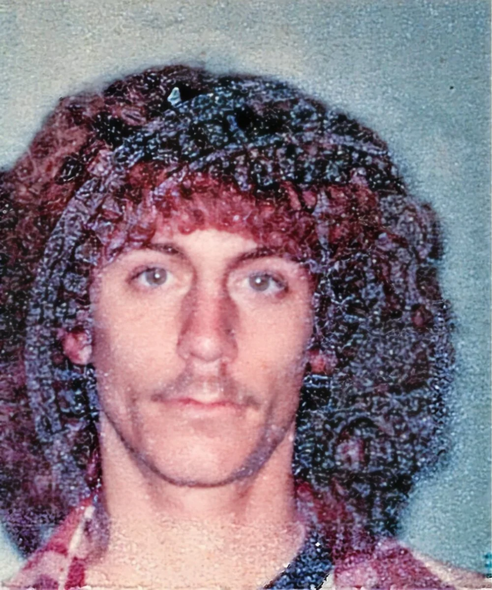 Driver's license photo taken 3½ months before my arrest - Nov 1982.